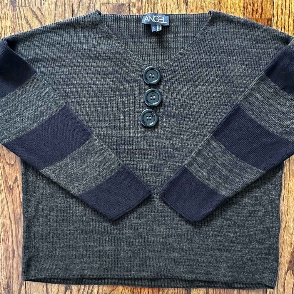 🦋 NWOT Angel Black and Green V-Neck Sweater Large Turkish